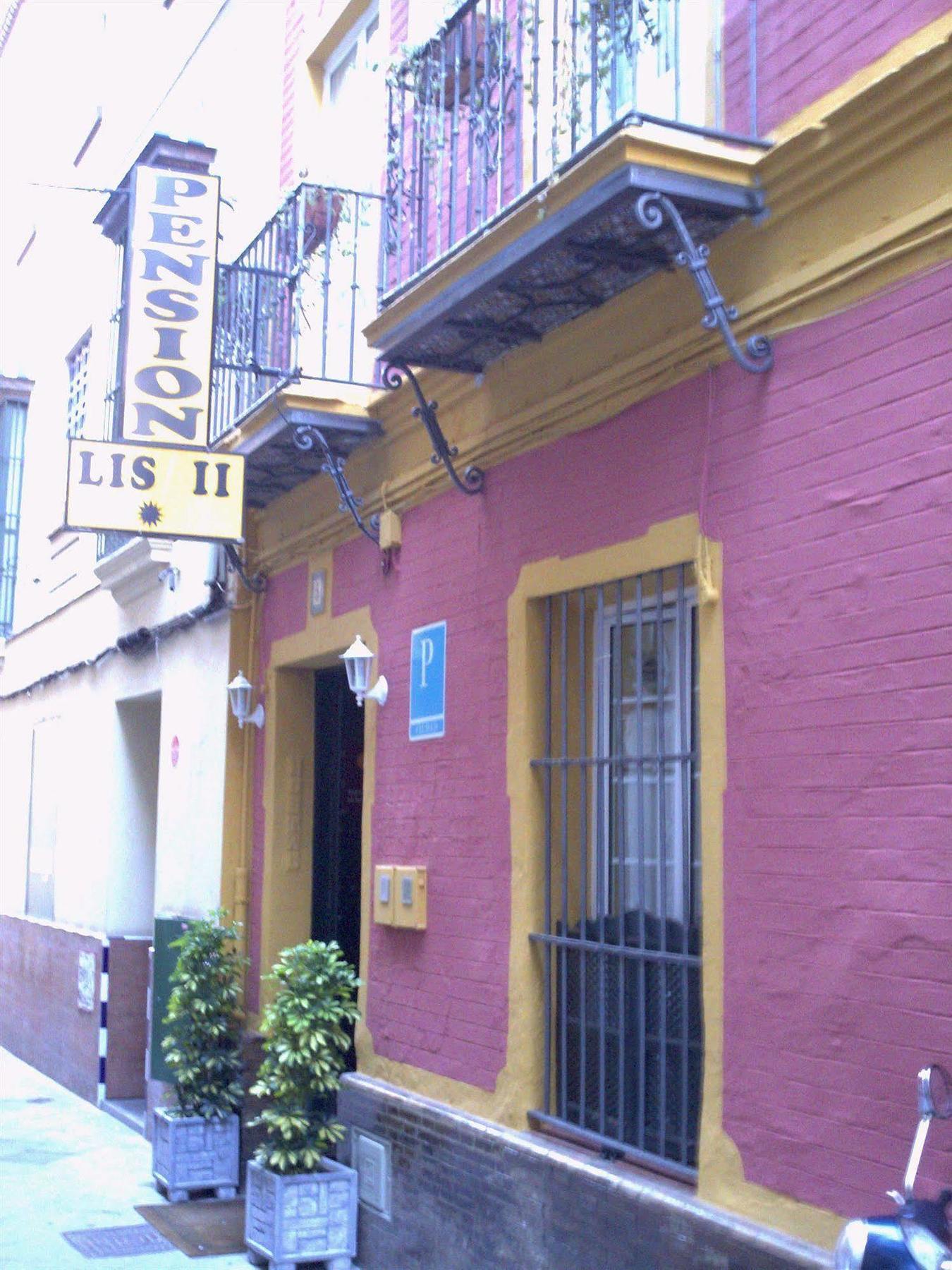 Pension Lisdos Sevilla Bagian luar foto