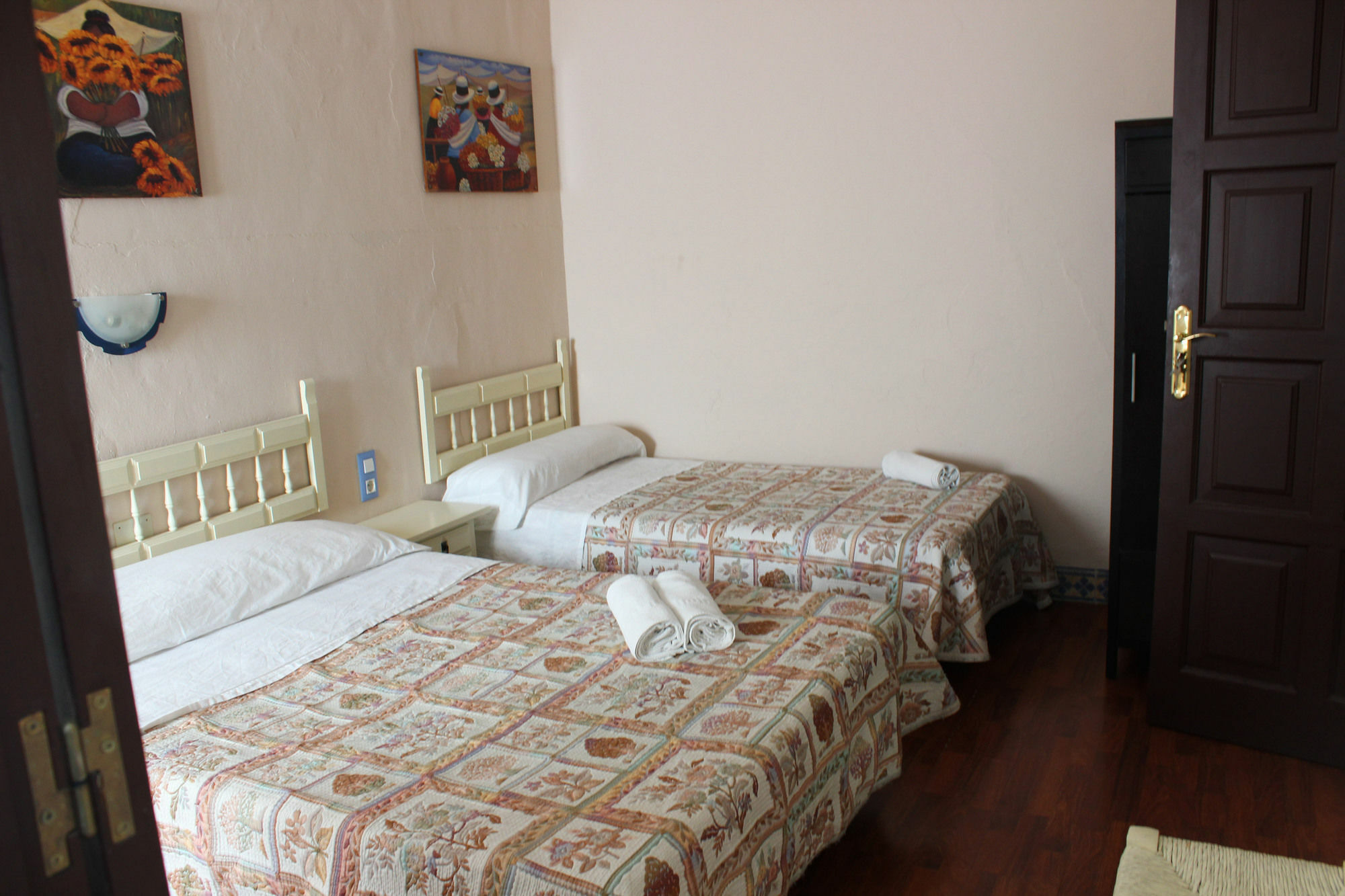 Pension Lisdos Sevilla Bagian luar foto