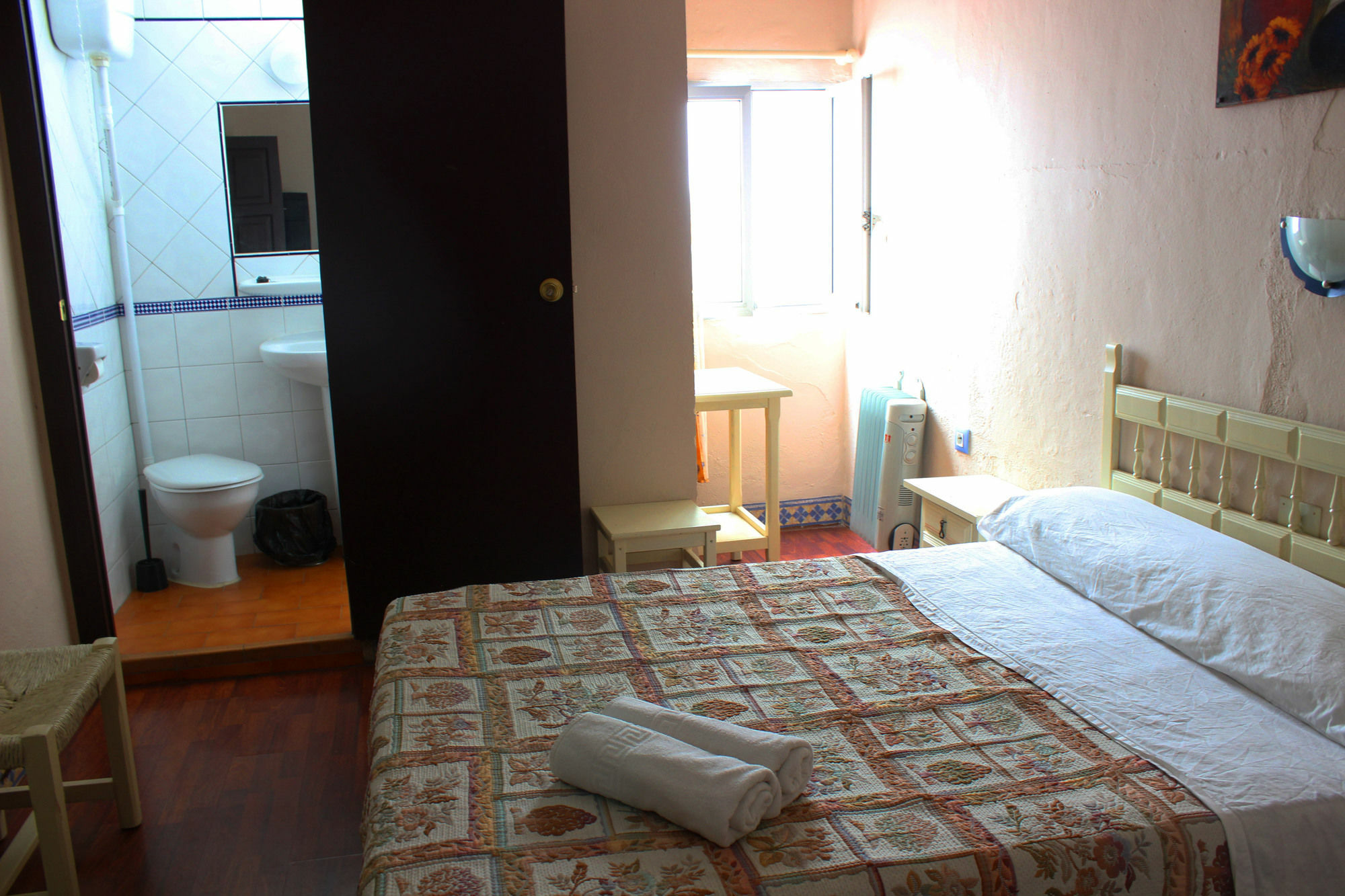 Pension Lisdos Sevilla Bagian luar foto