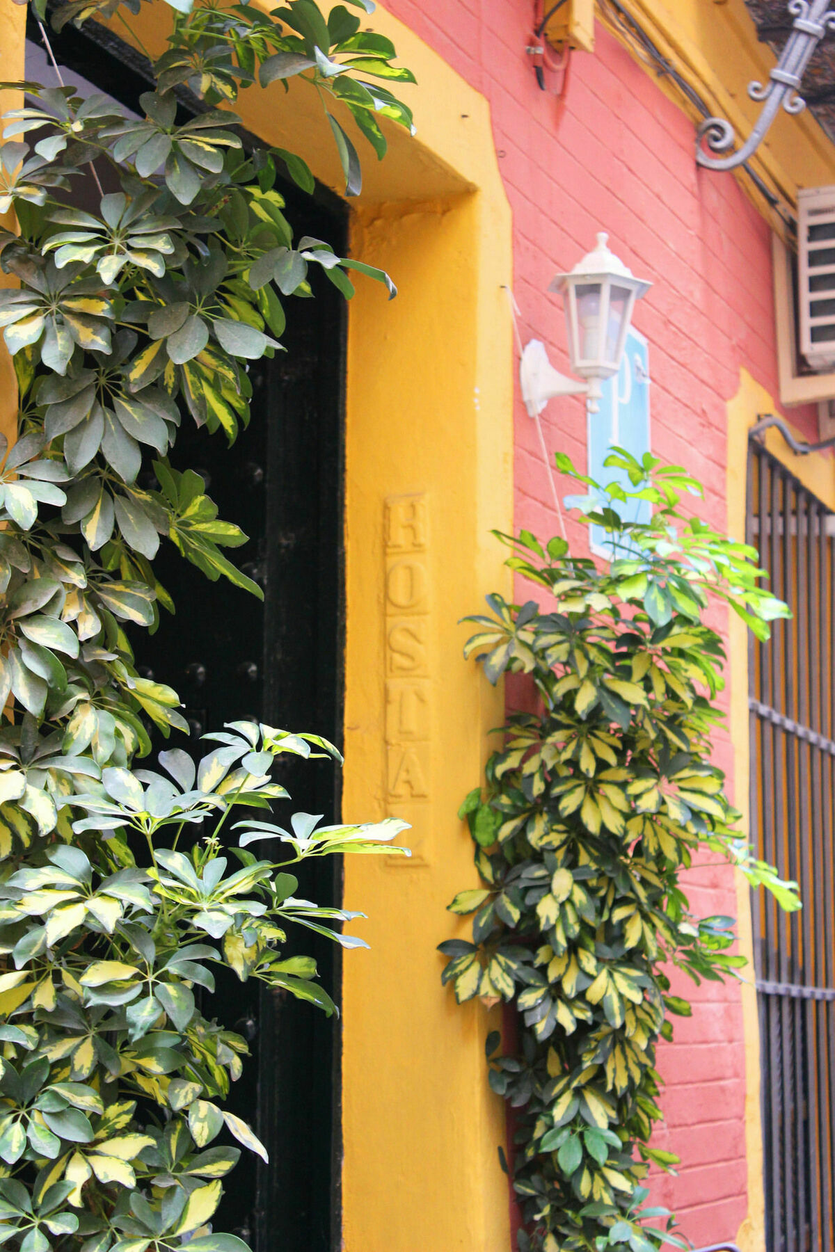 Pension Lisdos Sevilla Bagian luar foto